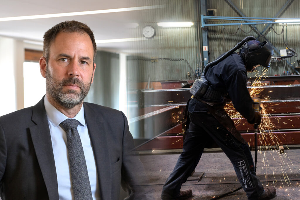 Per Widolf och person i verkstad
